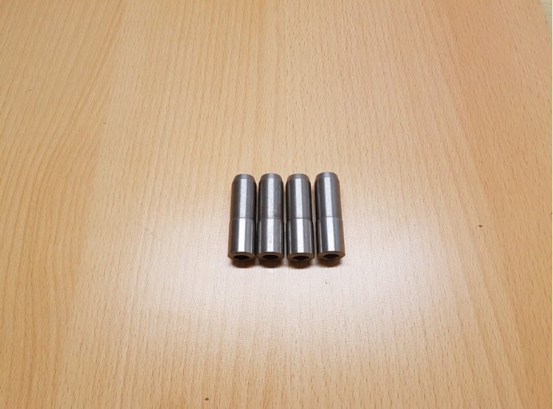 4 (3) 4 (3)